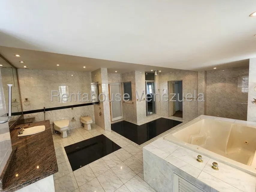 Casa (Multipes Niveles) en Venta en Colinas de Bello Monte, Distrito Metropolitano - 23