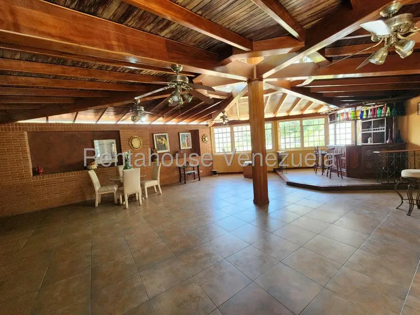 Casa (Multipes Niveles) en Venta en Colinas de Bello Monte, Distrito Metropolitano - 55
