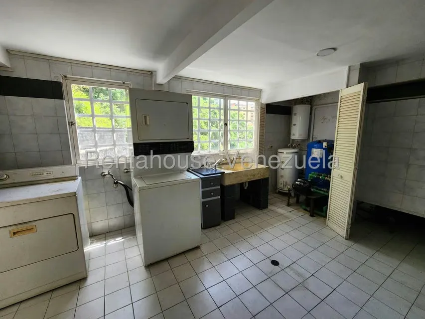 Casa (Multipes Niveles) en Venta en Colinas de Bello Monte, Distrito Metropolitano - 58