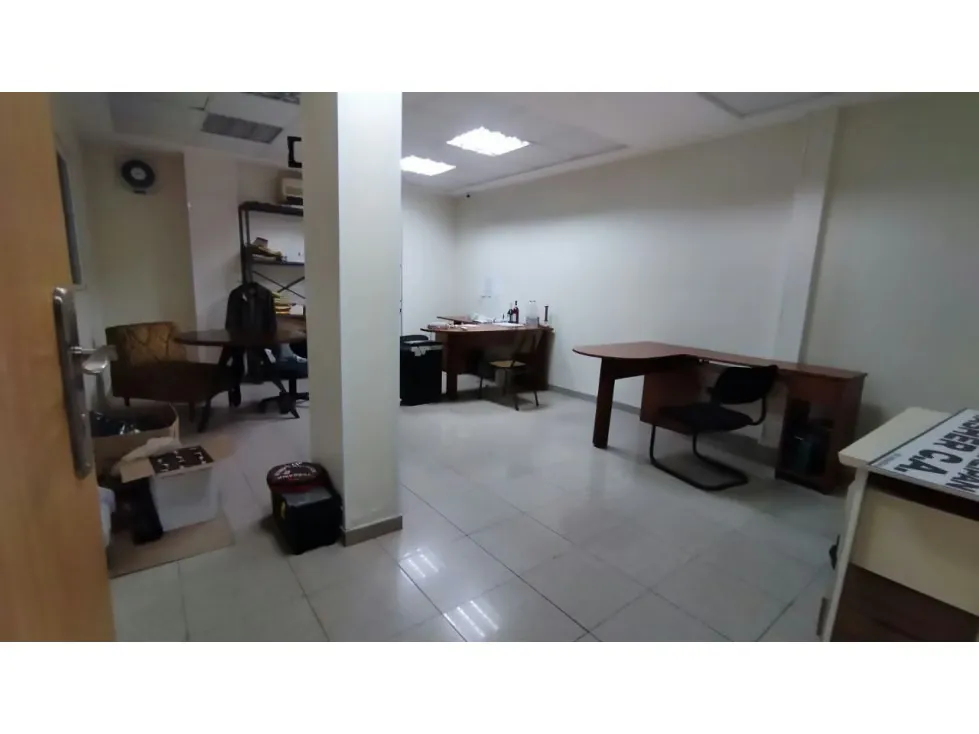 Se vende local comercial 1450m2 San Benardino 0246 - 18
