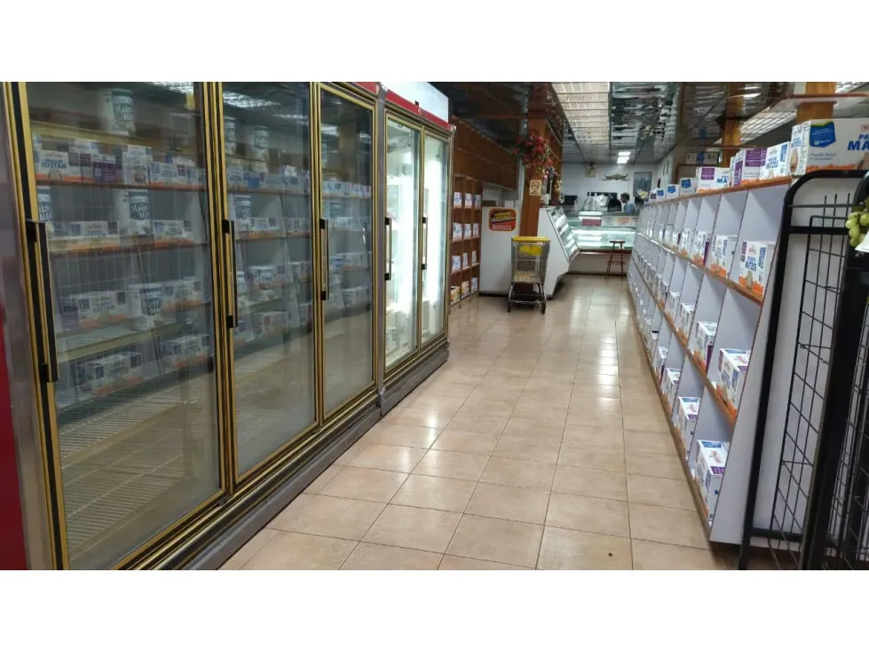 Se vende local comercial 1450m2 San Benardino 0246 - 3