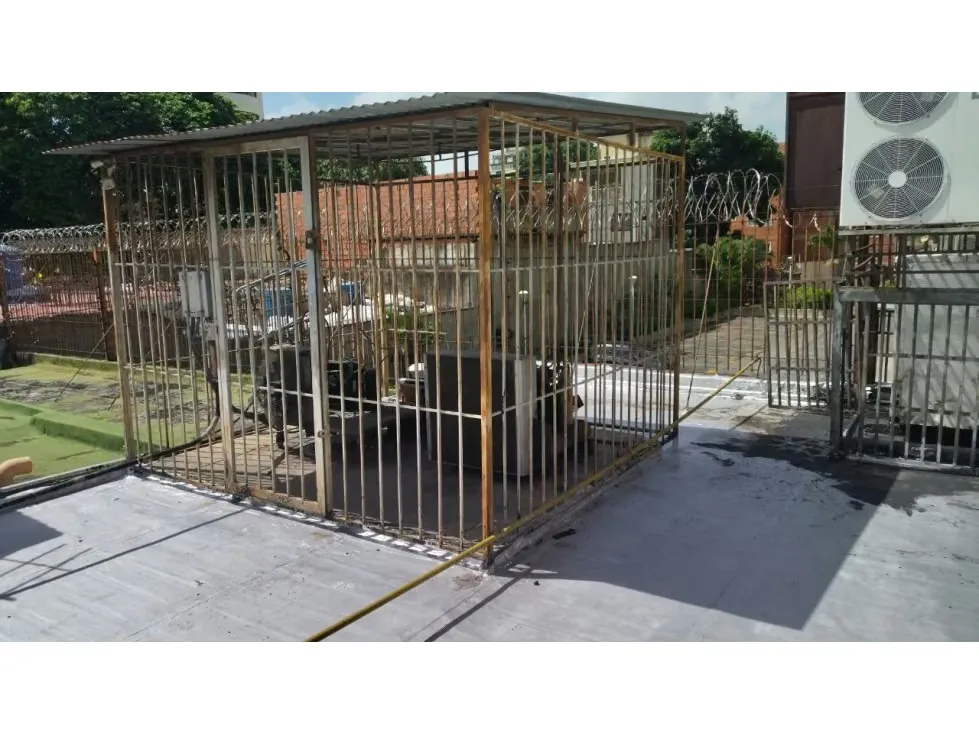 Se vende local comercial 1450m2 San Benardino 0246 - 30