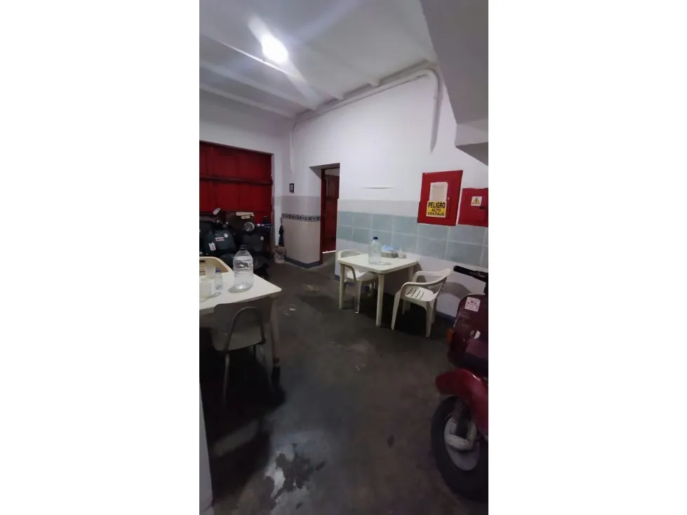Se vende local comercial 1450m2 San Benardino 0246 - 9