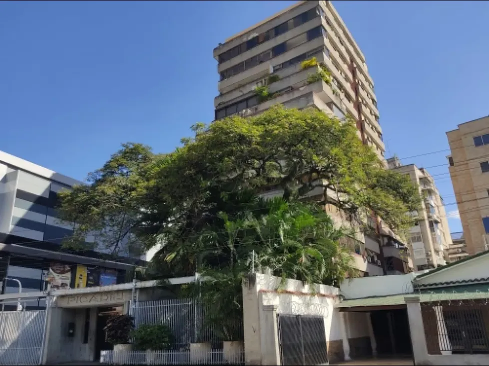 Se alquila apartamento 64m2 Los Palos Grandes 1022