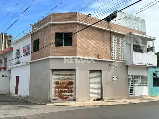 SE ALQUILA LOCAL Y APARTAMENTO