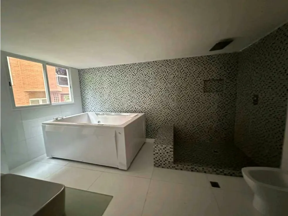 Se Vende Apartamento 240 M2 en la Urb. Los Naranjos de Las Mercedes - 10