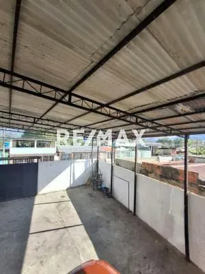 Amplia Casa multiproposito en Venta,Ubicada en el Sector La Hoyada Carvajal, a pie de la Avenida Principal - 3