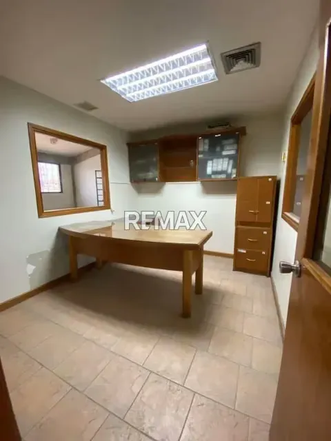 SE ALQUILA PARA OFICINAS O DEPÓSITO - 5