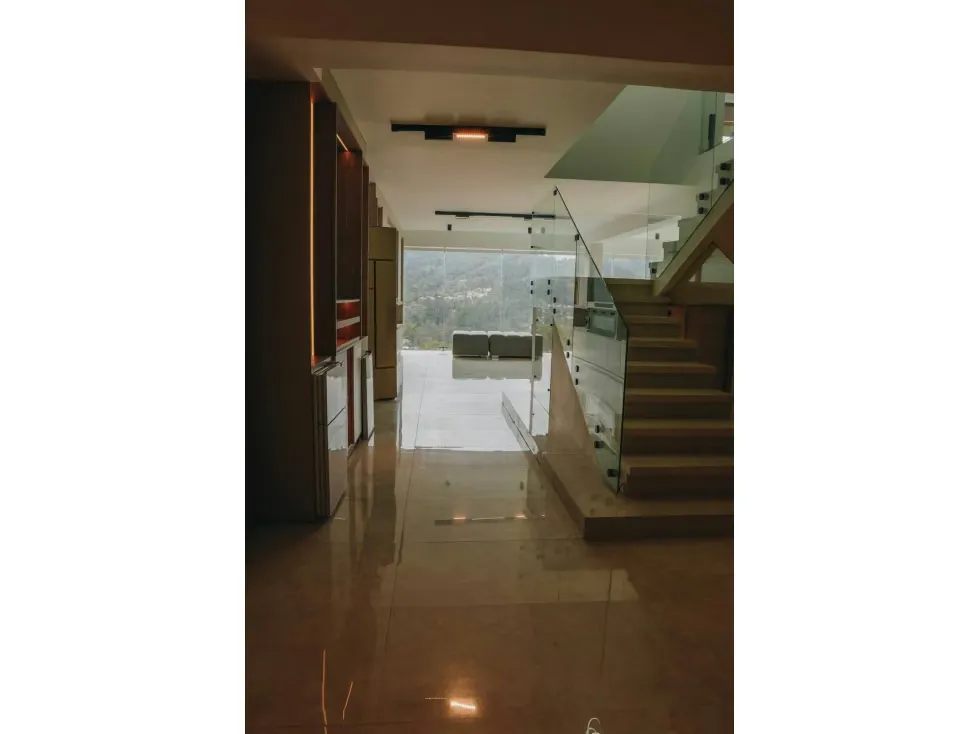 Casa en Venta en Los Naranjos del Cafetal 6H+S/ 6B/ 5P - 25
