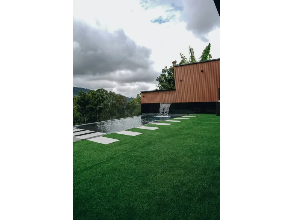 Casa en Venta en Los Naranjos del Cafetal 6H+S/ 6B/ 5P - 38