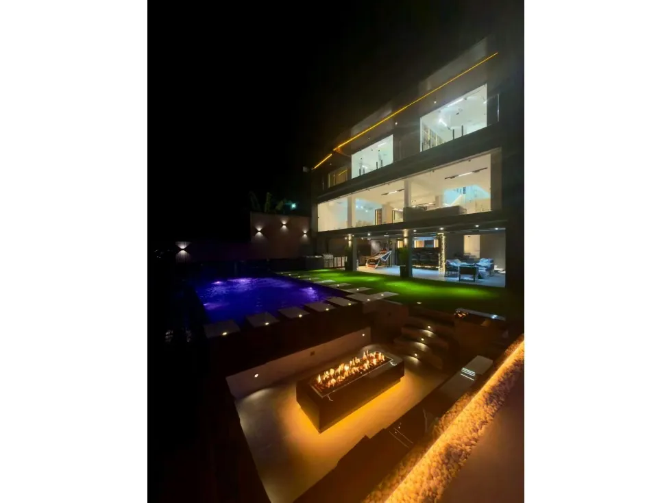 Casa en Venta en Los Naranjos del Cafetal 6H+S/ 6B/ 5P - 52
