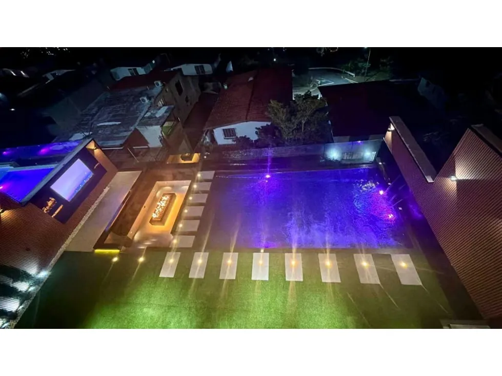 Casa en Venta en Los Naranjos del Cafetal 6H+S/ 6B/ 5P - 53