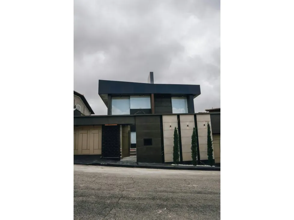Casa en Venta en Los Naranjos del Cafetal 6H+S/ 6B/ 5P - 57