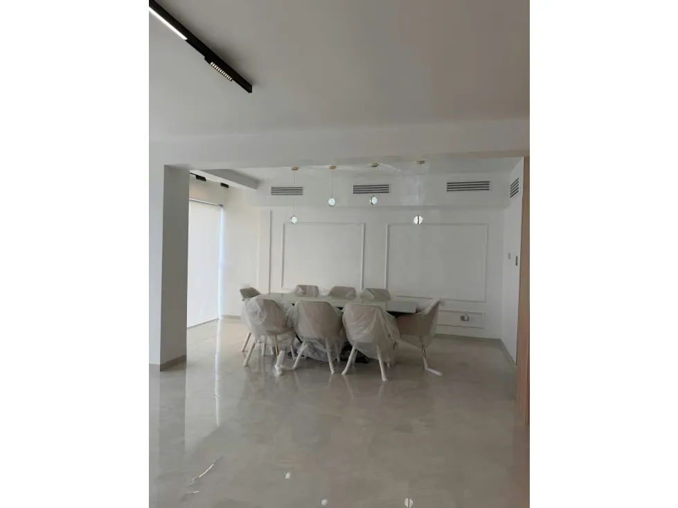 Casa en Venta en Los Naranjos del Cafetal 6H+S/ 6B/ 5P - 8