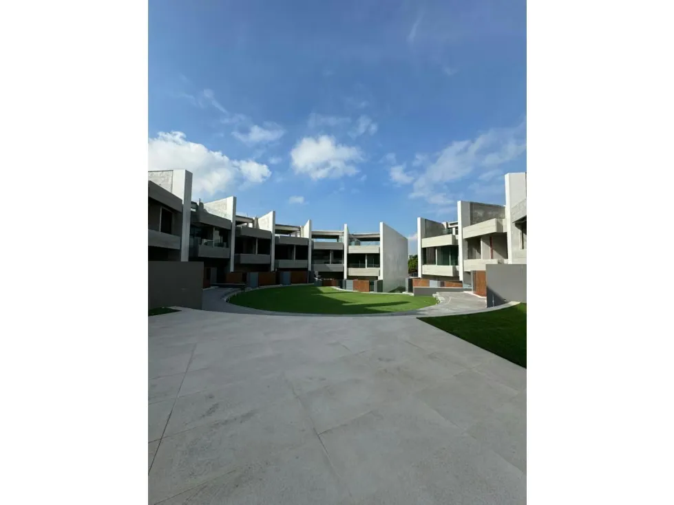 CASA EN VENTA 720 M2 - URB. SEBUCAN - 2