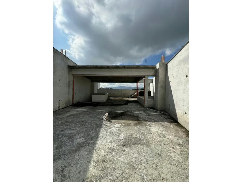 CASA EN VENTA 720 M2 - URB. SEBUCAN - 13