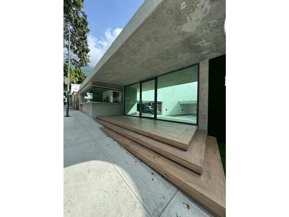 CASA EN VENTA 720 M2 - URB. SEBUCAN - 16