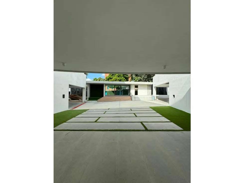CASA EN VENTA 720 M2 - URB. SEBUCAN - 7