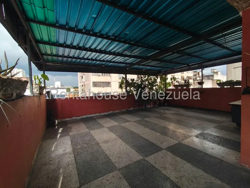 Comercial (Edificio) en Venta en Zona Centro, Aragua - 27