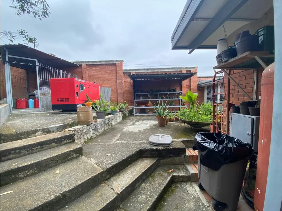 Se vende casa 2000m² 4h+s/4b+s/7e Cerro verde - 30
