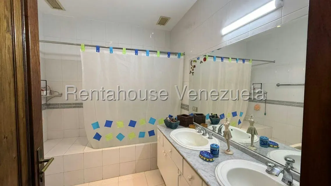 Casa (Duplex) en Venta en Oripoto, Distrito Metropolitano - 26