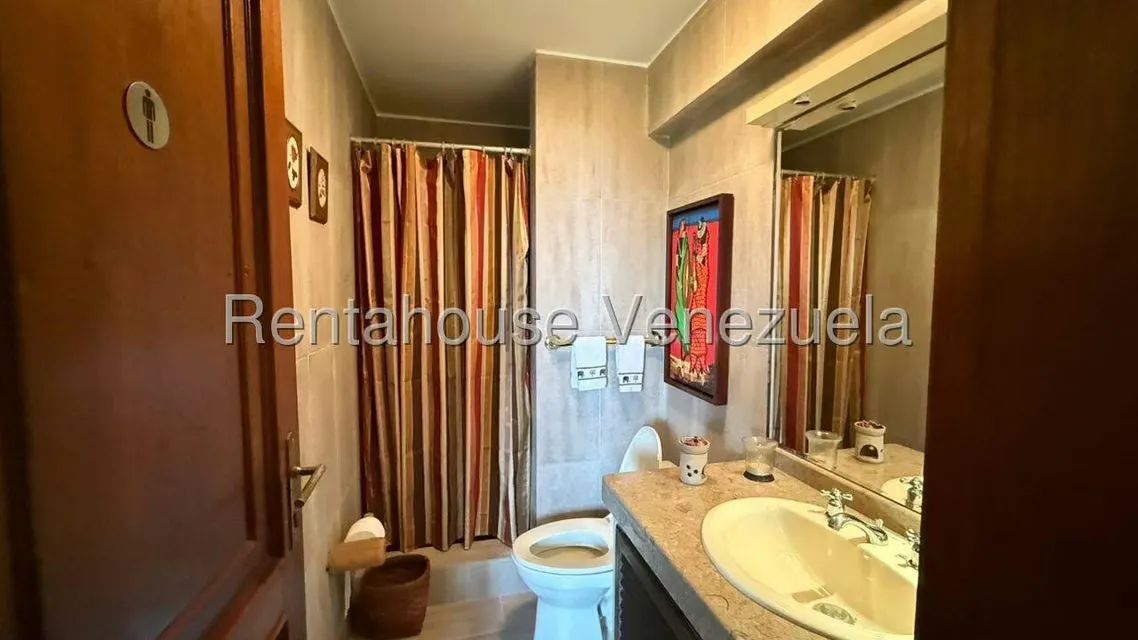Casa (Duplex) en Venta en Oripoto, Distrito Metropolitano - 10