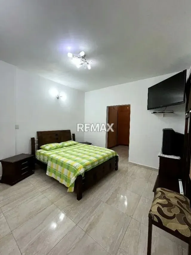 SE ALQUILA CASA DE LUJO VÍA PERIBECA - 3