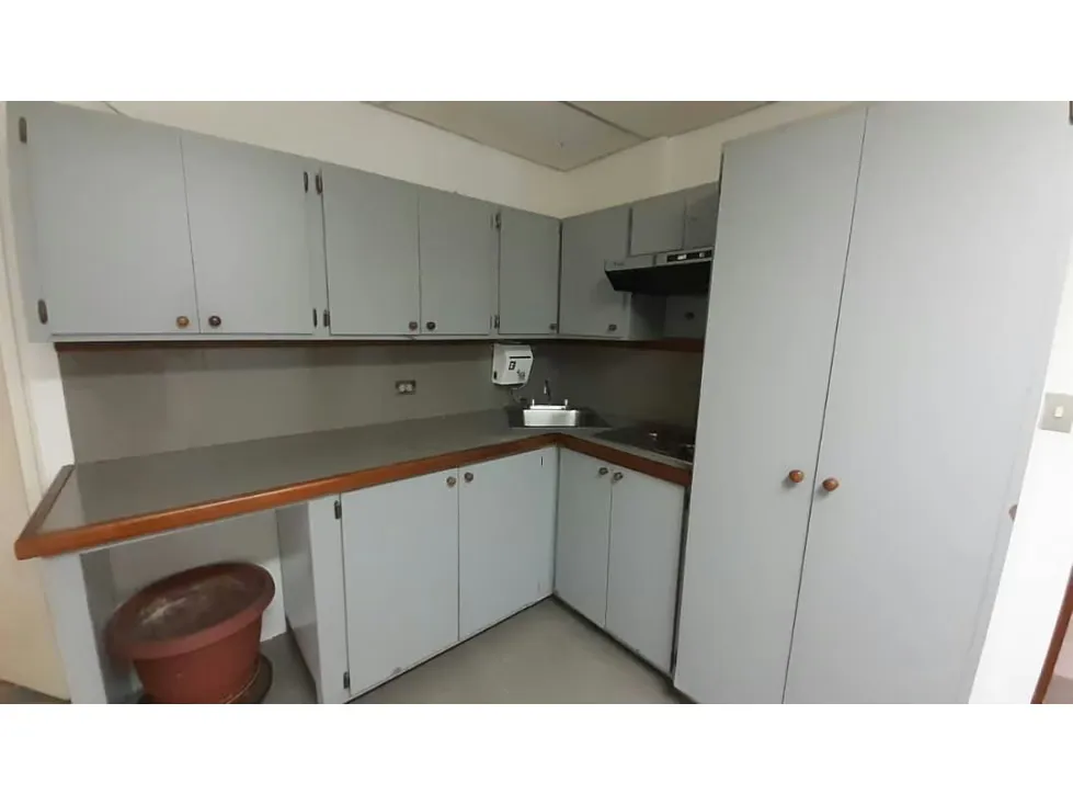 ALQUILER y VENTA OFICINA LAS MERCEDES 220m2 - 8