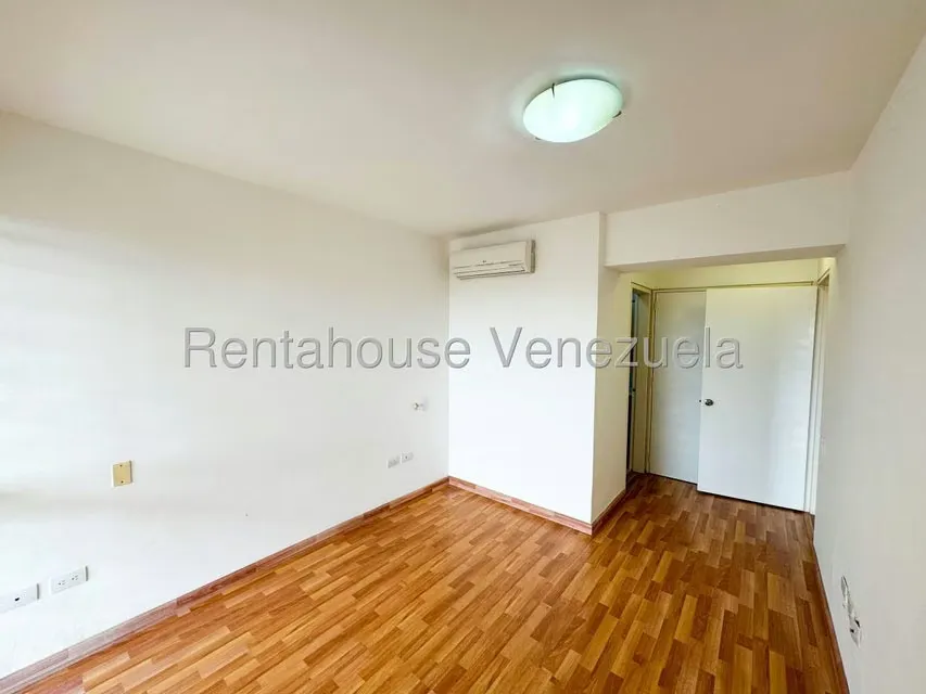 Apartamento (Duplex) en Venta en Alto Hatillo, Distrito Metropolitano - 27