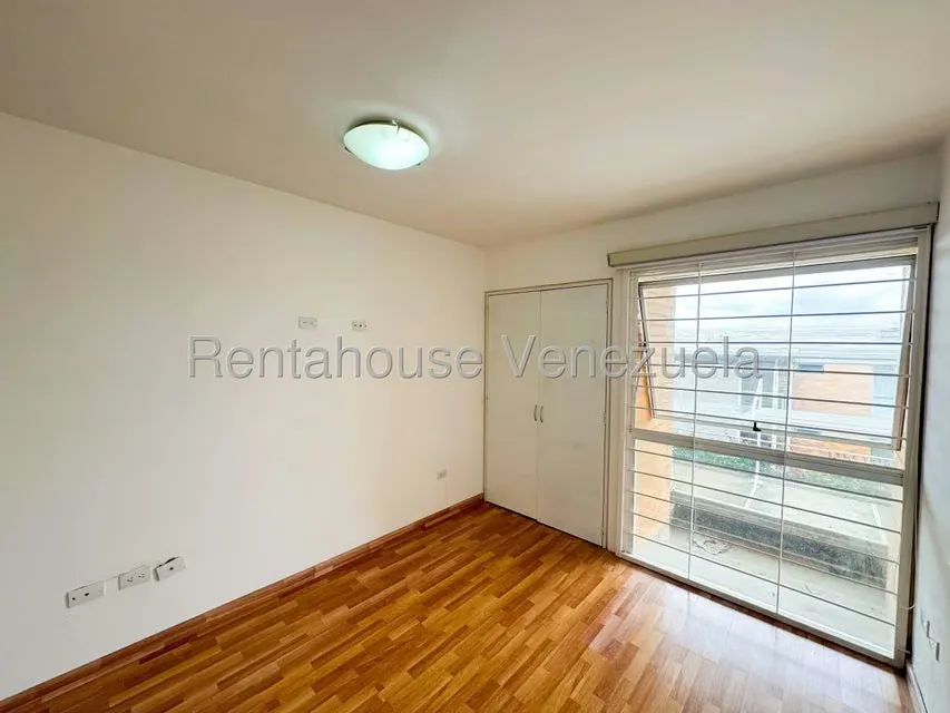 Apartamento (Duplex) en Venta en Alto Hatillo, Distrito Metropolitano - 28