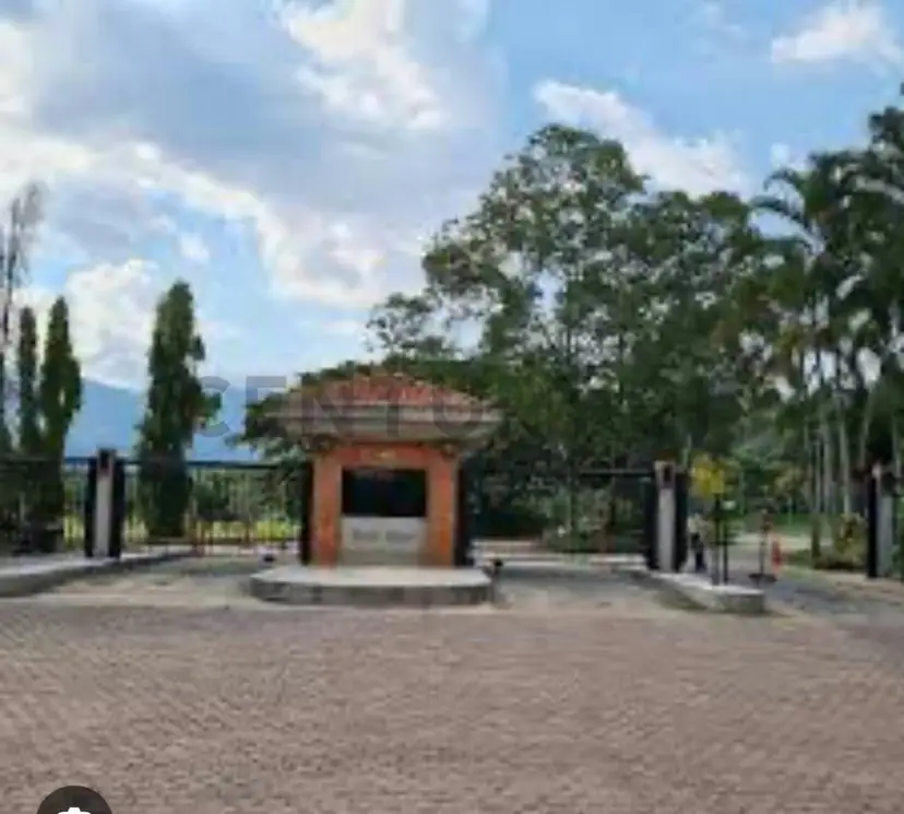 Se vende parcel la de 2600 mts2