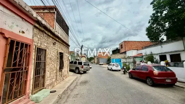 EN VENTA: Casa Residencial Comercial en Av. Anzoátegui de la Candelaria - 15