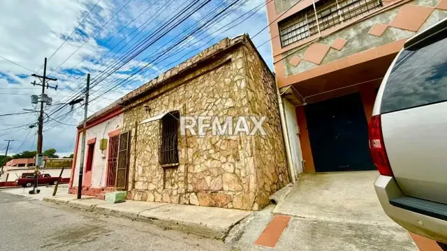 EN VENTA: Casa Residencial Comercial en Av. Anzoátegui de la Candelaria - 19