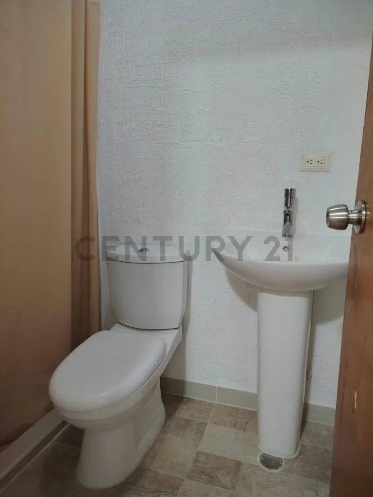 En alquiler inmueble residencial de 2 niveles en San Francisco, Vía a Perijá - 17