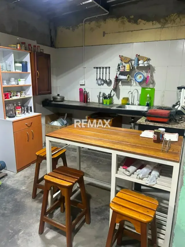 En venta casa-comercial para remodelar a su gustoen el oeste, cerca de la av. Pedro León Torres - 5