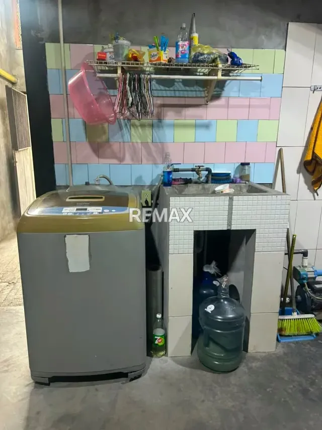 En venta casa-comercial para remodelar a su gustoen el oeste, cerca de la av. Pedro León Torres - 6