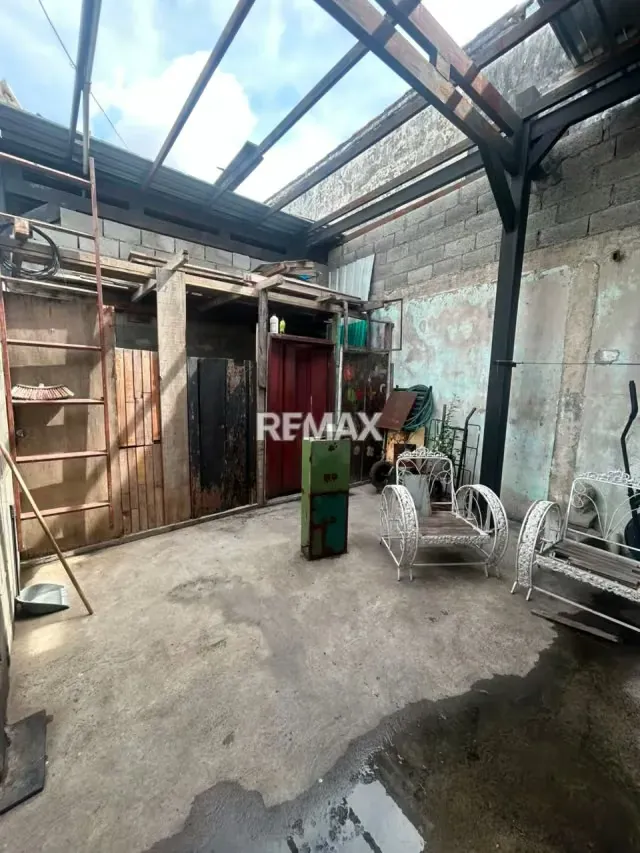En venta casa-comercial para remodelar a su gustoen el oeste, cerca de la av. Pedro León Torres - 10