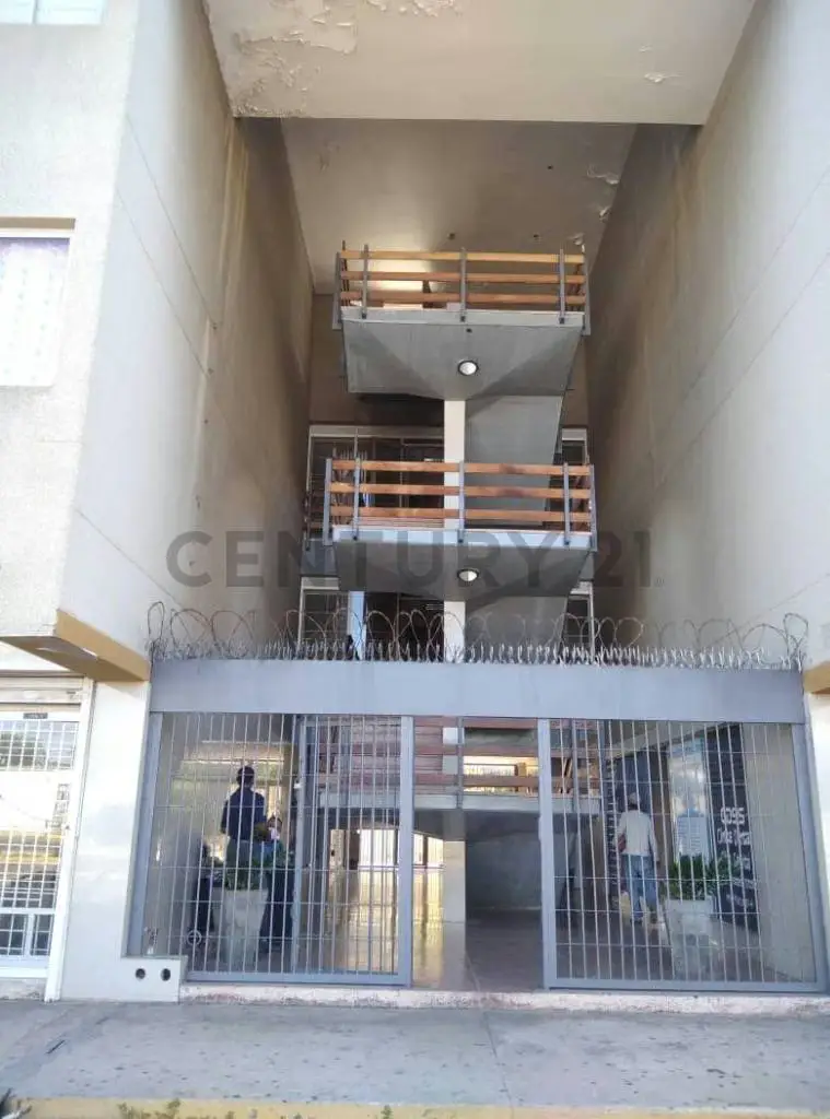 En Alquiler Local de Oficina con Mobiliario, Av. Goajira, C.C Palaima