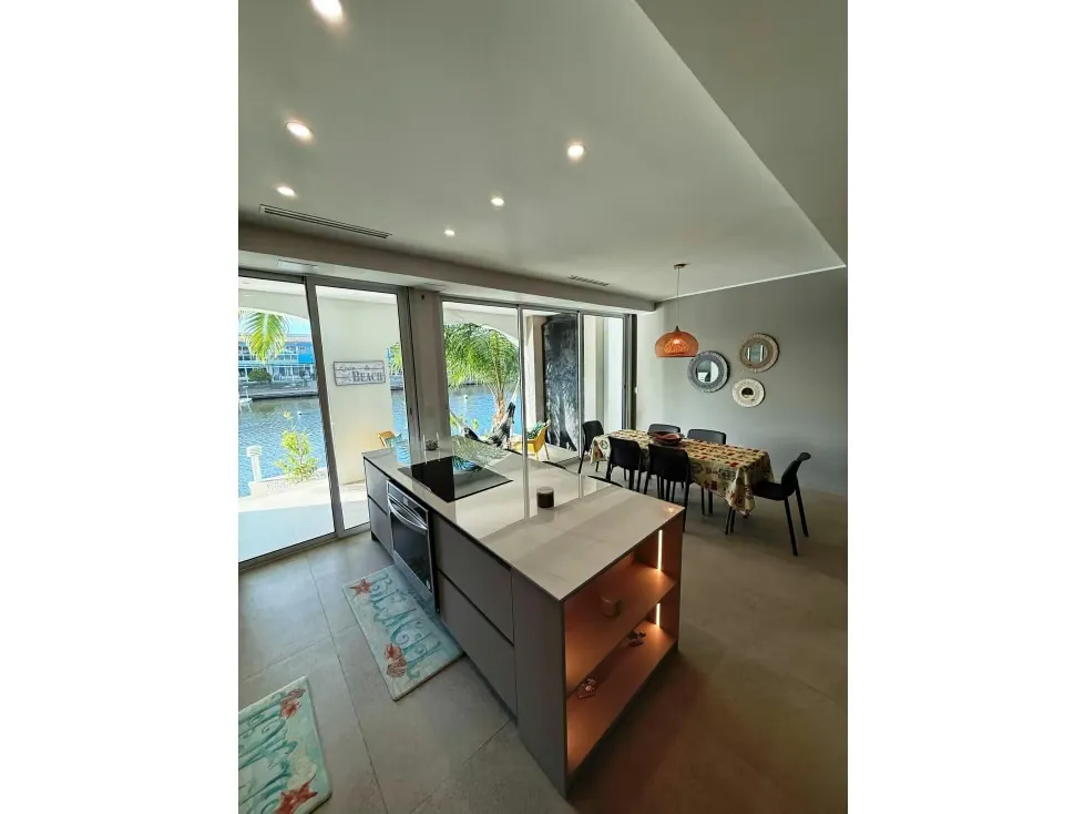VILLA - HIGUEROTE - 160 Mts2 - 5