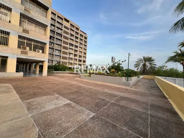 ALQUILER APARTAMENTO EN LOS GERANIOS URB. MANEIRO - 17