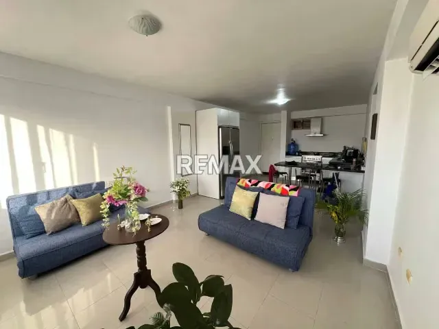 ALQUILER APARTAMENTO EN LOS GERANIOS URB. MANEIRO - 3