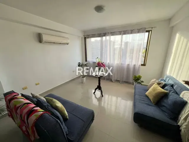 ALQUILER APARTAMENTO EN LOS GERANIOS URB. MANEIRO - 4