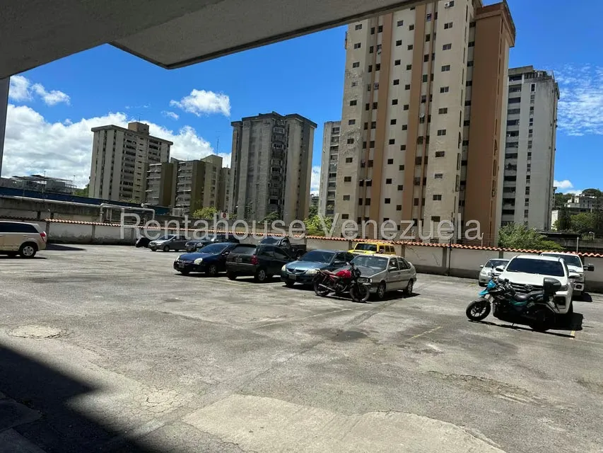 Apartamento (1 Nivel) en Alquiler en La Urbina, Distrito Metropolitano - 17