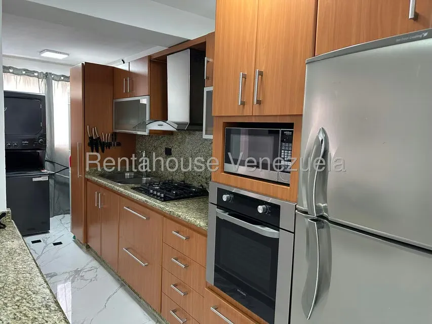 Apartamento (1 Nivel) en Alquiler en La Urbina, Distrito Metropolitano - 4