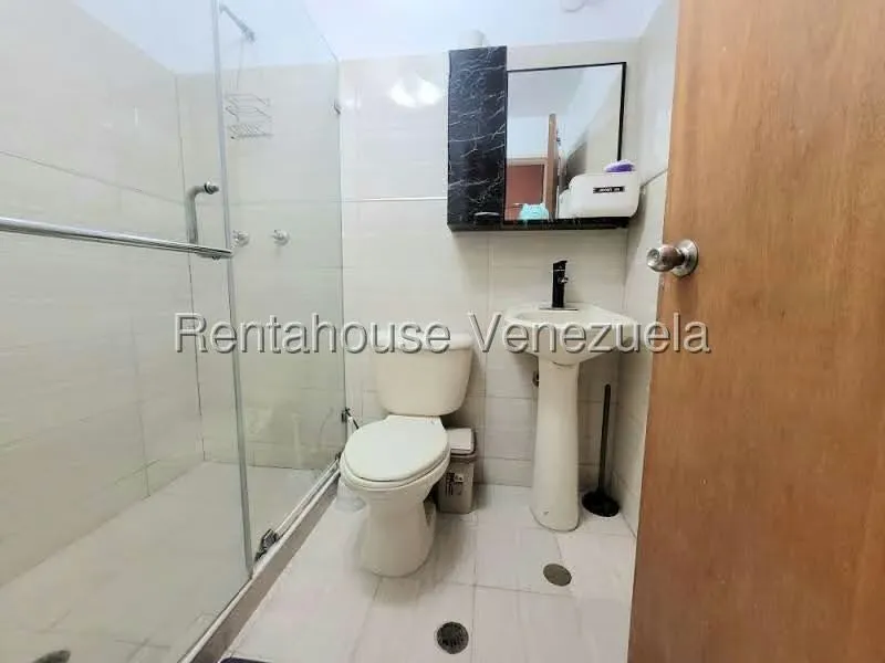 Apartamento (1 Nivel) en Alquiler en Ciudad Roca, Lara - 15