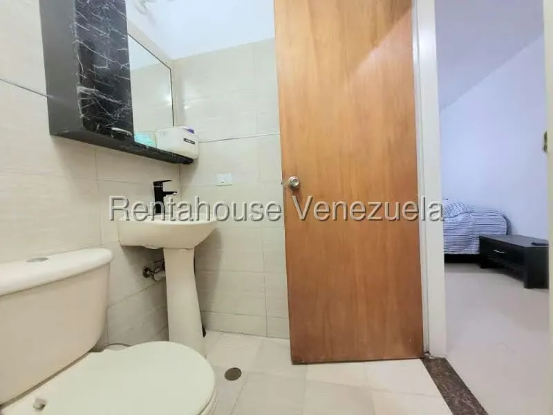 Apartamento (1 Nivel) en Alquiler en Ciudad Roca, Lara - 16