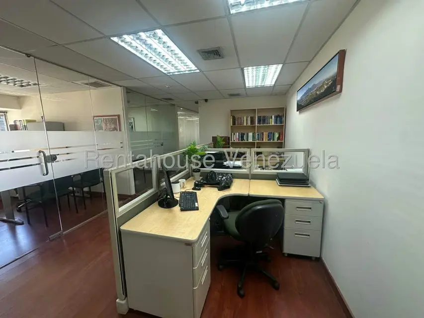 Oficina en Venta en Los Palos Grandes, Distrito Metropolitano - 33