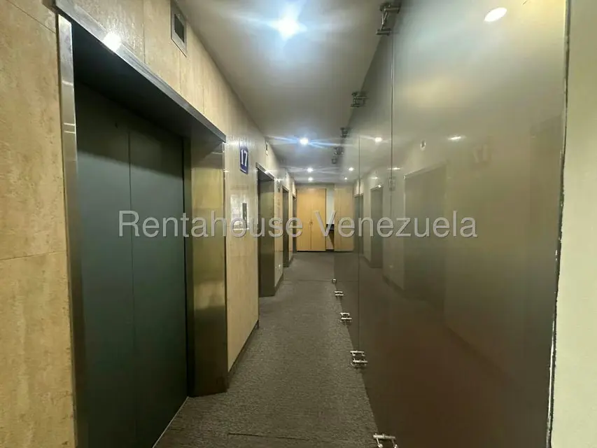 Oficina en Venta en Los Palos Grandes, Distrito Metropolitano - 37