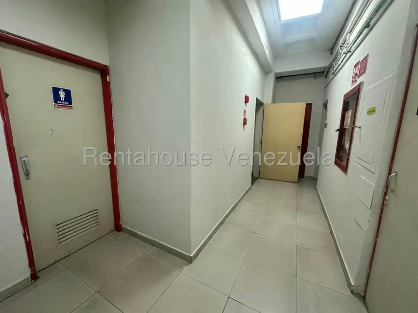 Oficina en Venta en Los Palos Grandes, Distrito Metropolitano - 39
