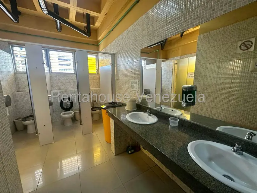 Oficina en Venta en Los Palos Grandes, Distrito Metropolitano - 41